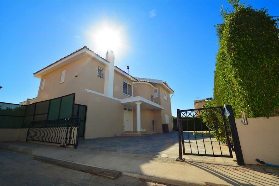 Villa Daryah Sirina Bay 普罗塔拉斯 外观 照片